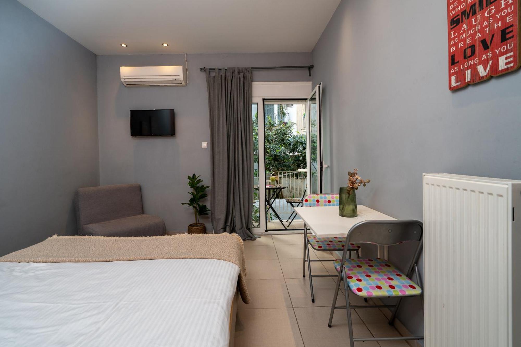 Ideally Located Apartment In Central เอเธนส์ ภายนอก รูปภาพ